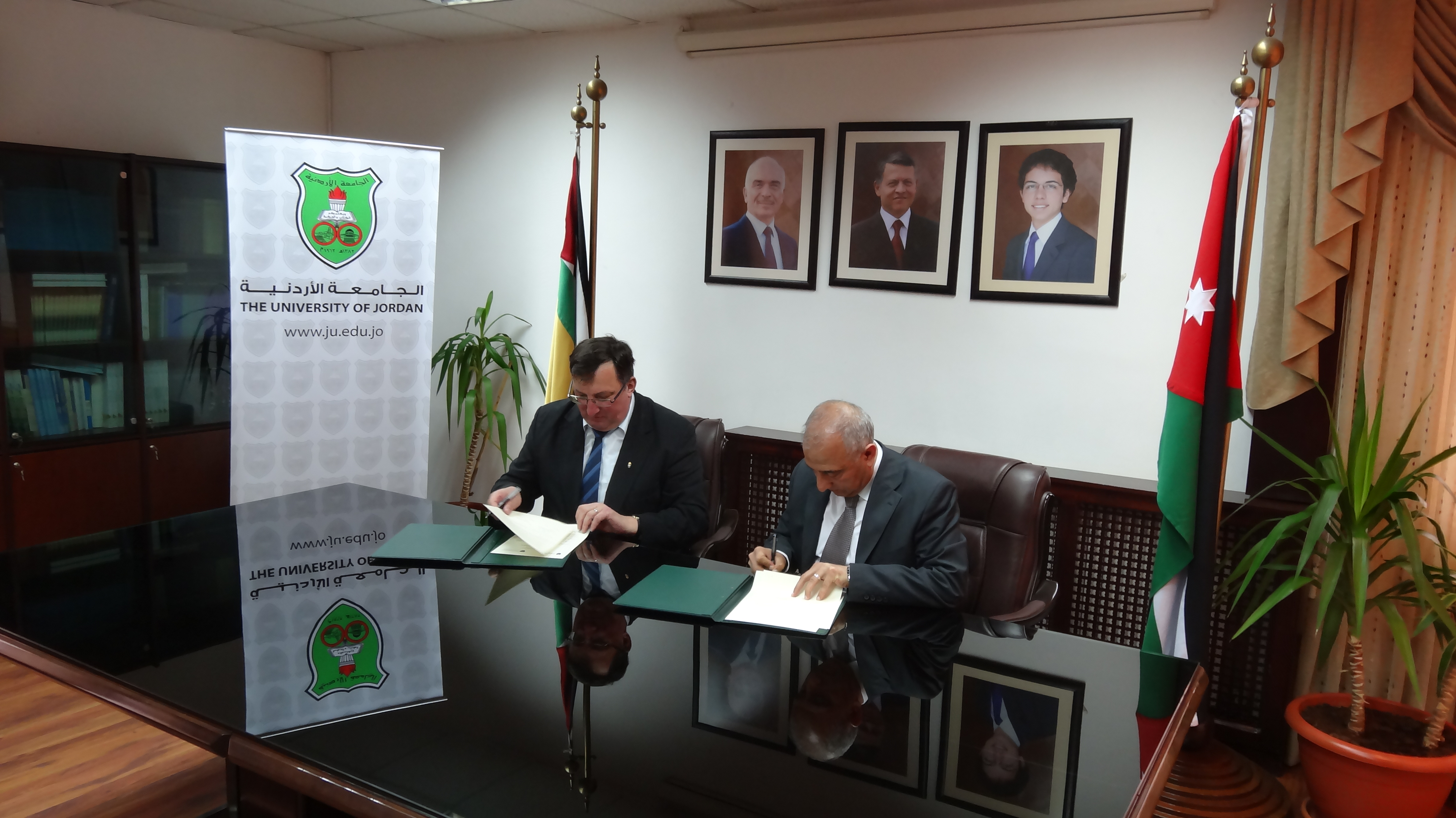 Együttműködési megállapodás a PPKE és jordániai egyetemek közt
