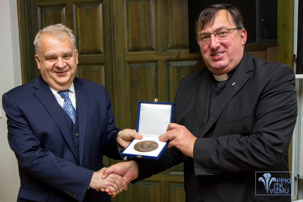 Felavatták az armenológiai tanszéket a Pázmányon