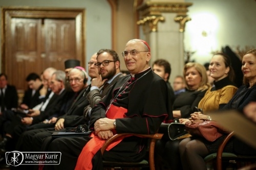Zenari bíboros Budapesten: A keresztények irgalmas szamaritánusok a szíriai földi pokolban