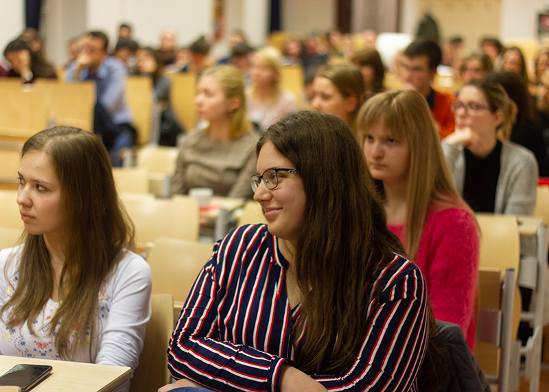 Megfelelni a kor piaci követelményeinek?