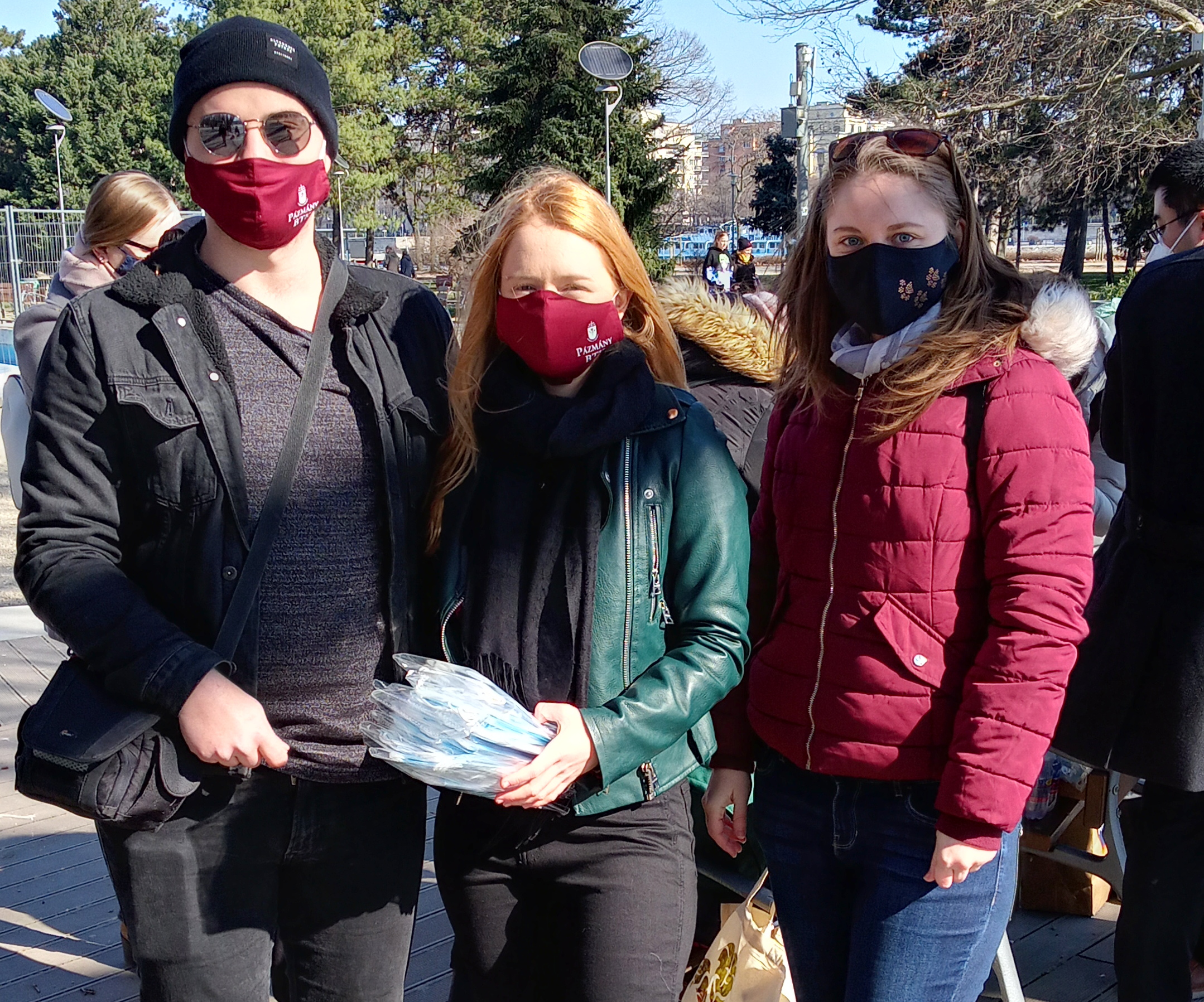 Kínai-magyar maszkosztás pázmányos diákokkal
