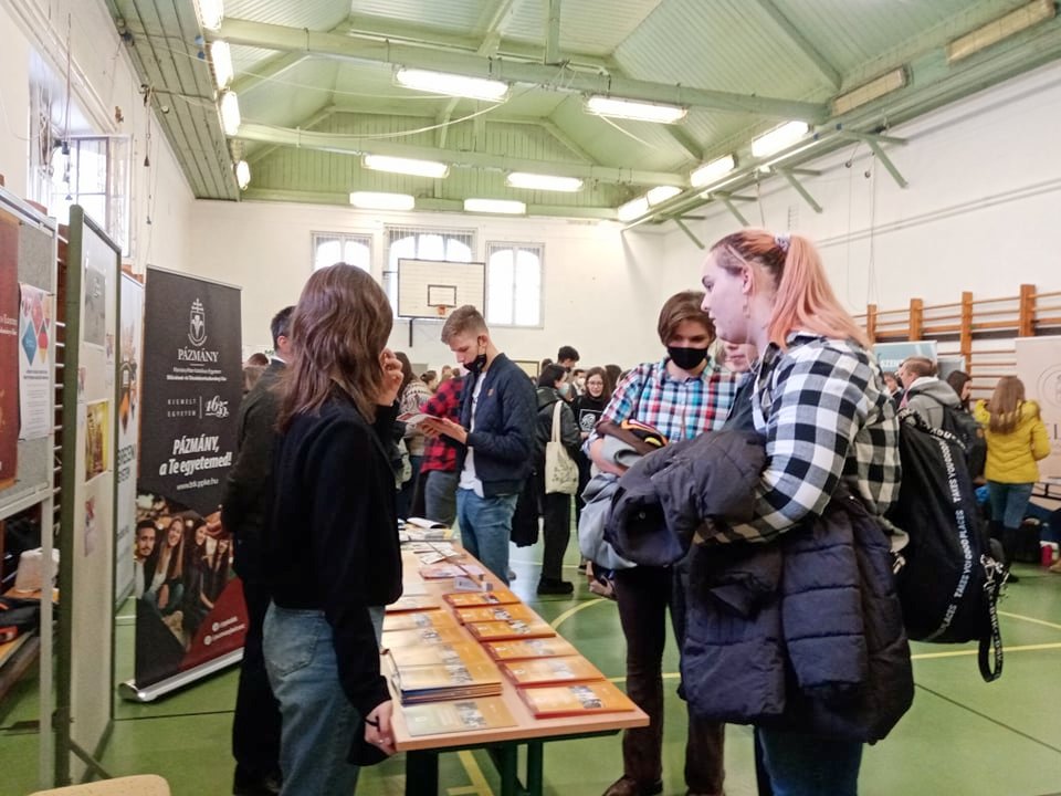 Sorra látogatjuk a felvételire készülőket