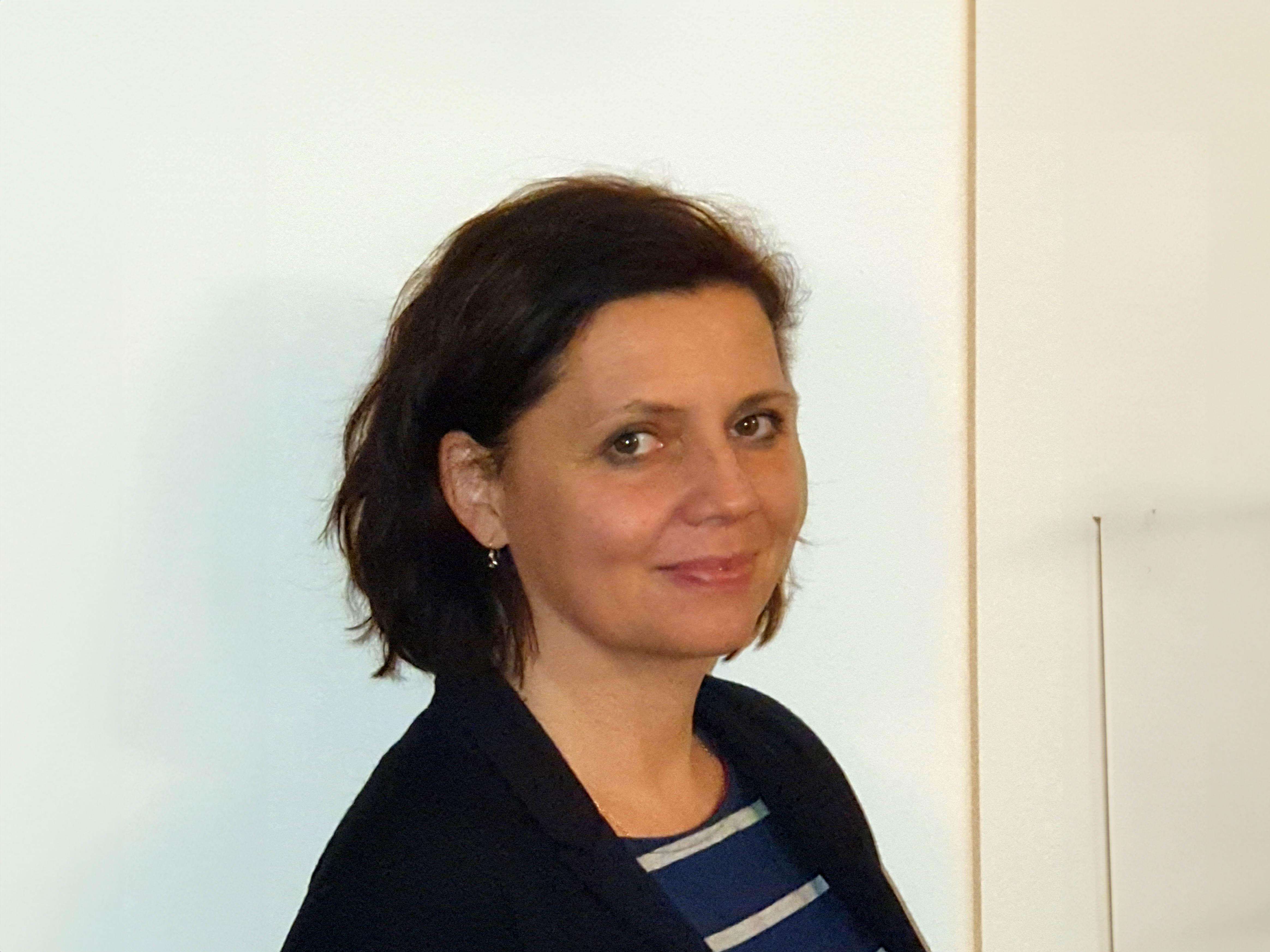 Dr. Radvánszky Anikó
