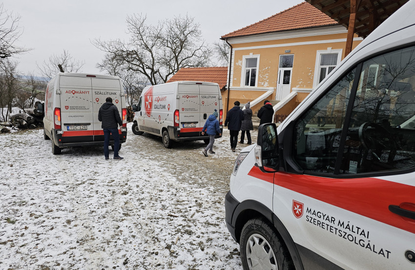 Máltais–pázmányos összefogással vittek adományokat romániai magyar iskolák és óvodák számára