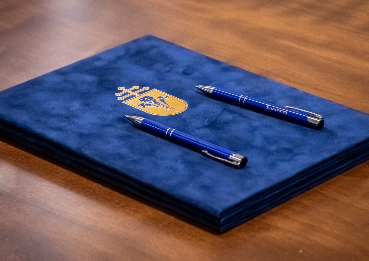 Együttműködési megállapodást írt alá a Pázmány Péter Katolikus Egyetem és a Katolikus Szeretetszolgálat