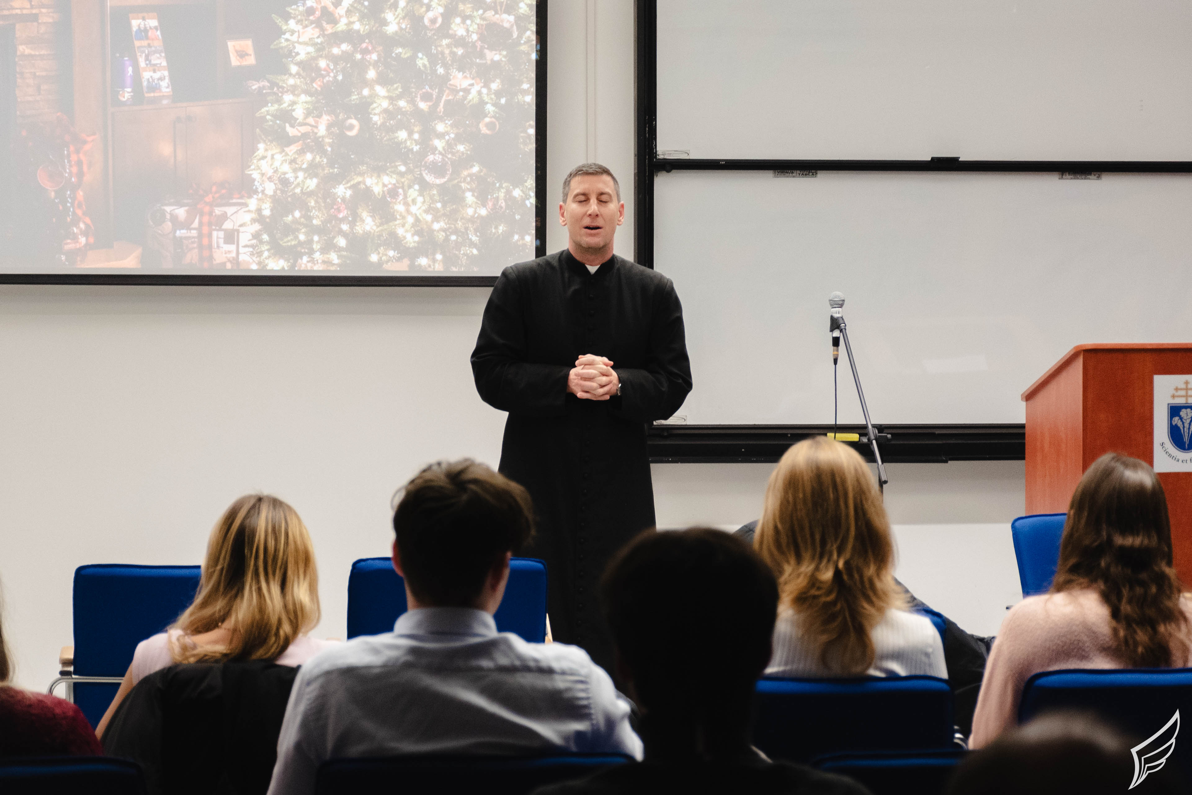 Adventi lelki ráhangolódás Simon Dávid atyával