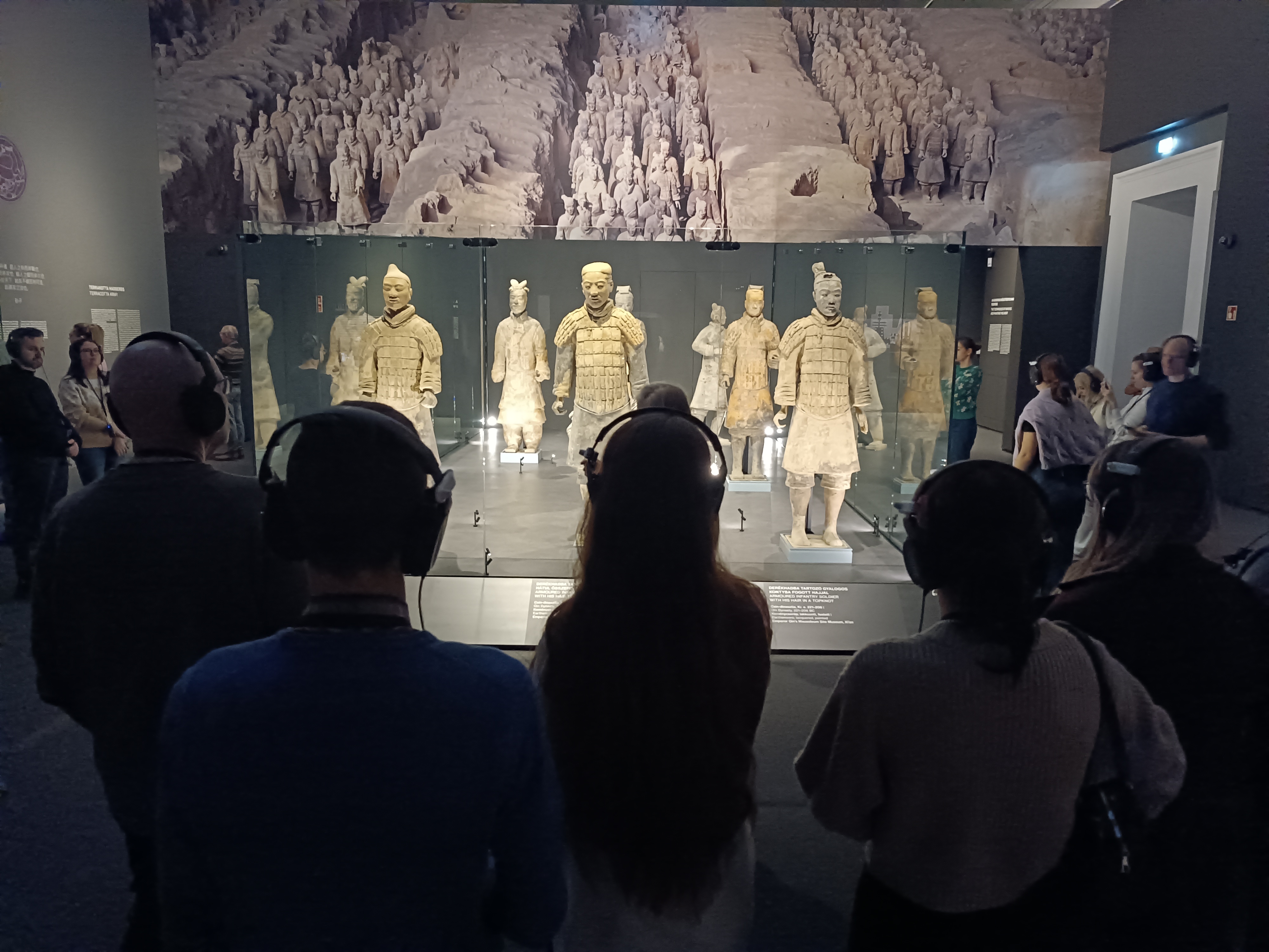 Pázmányosok az Első Császár agyagkatonáinál