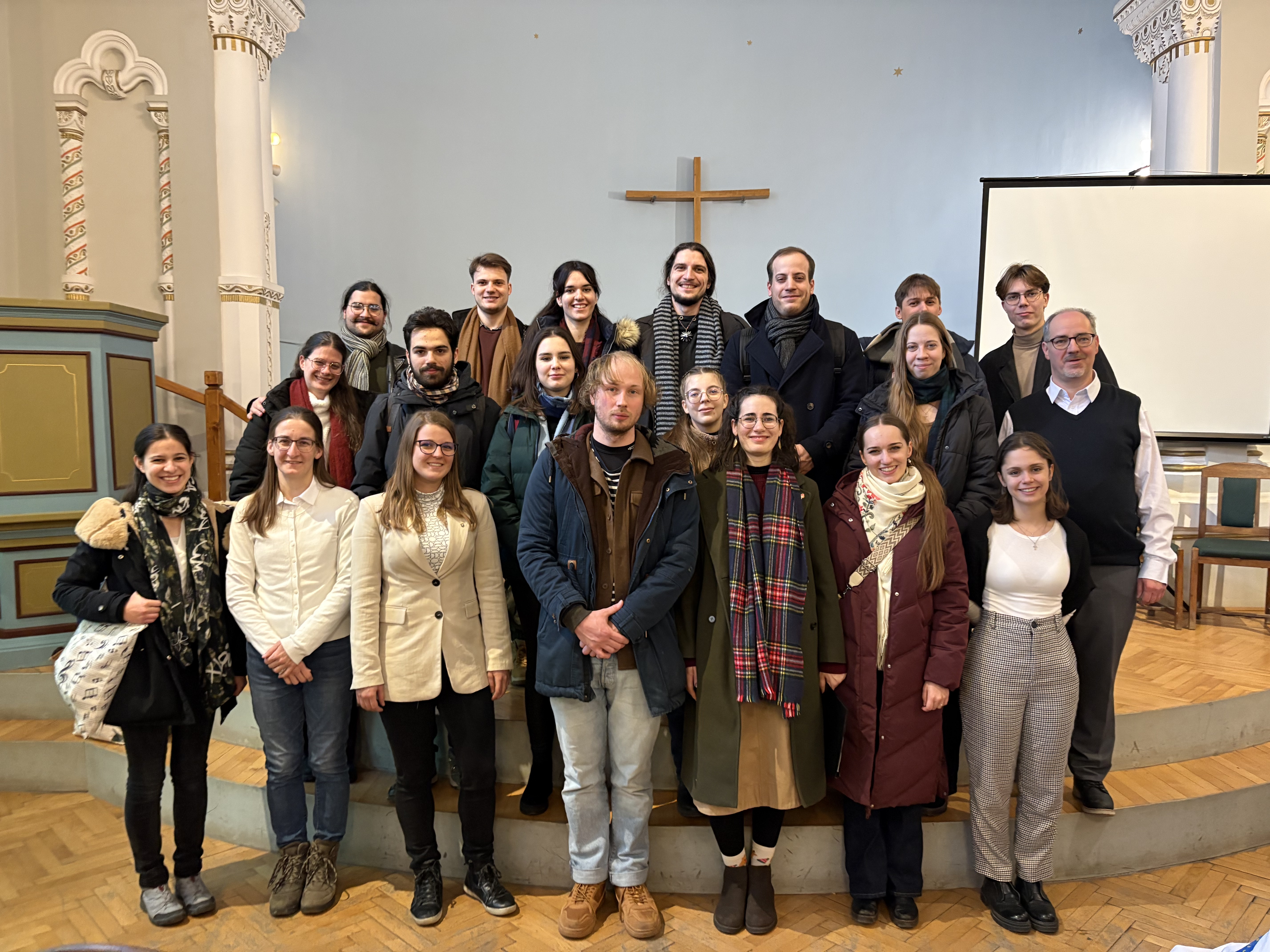 „Ezek a szavak teremtenek!” A Boldog Özséb Színtársulat iskolai előadásai Csíkszeredában