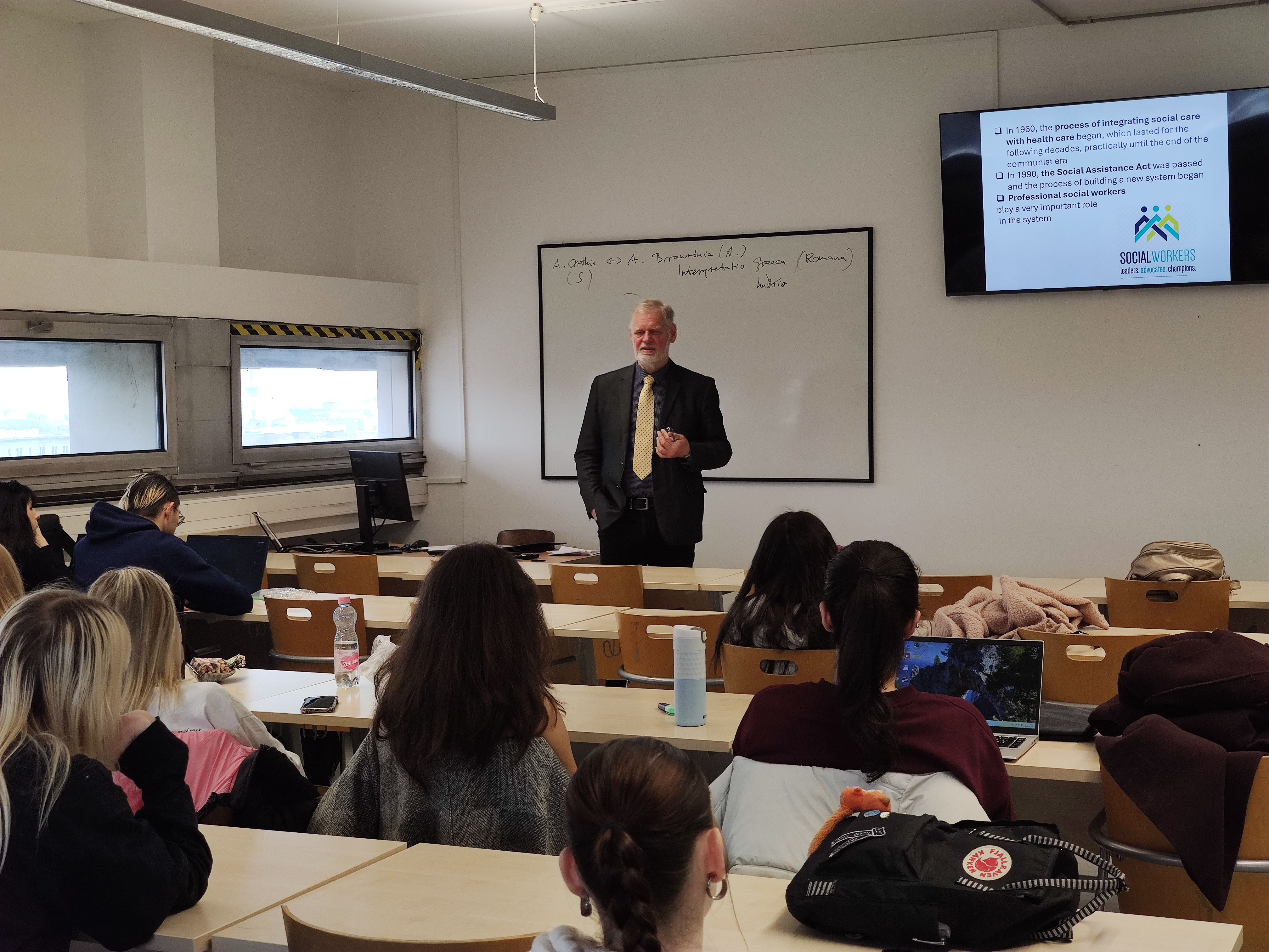 Lengyel szociálpolitikai témájú vendégelőadások a Pázmány BTK-n