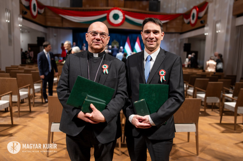 Egyházi személyeket tüntettek ki a nemzeti ünnep alkalmából