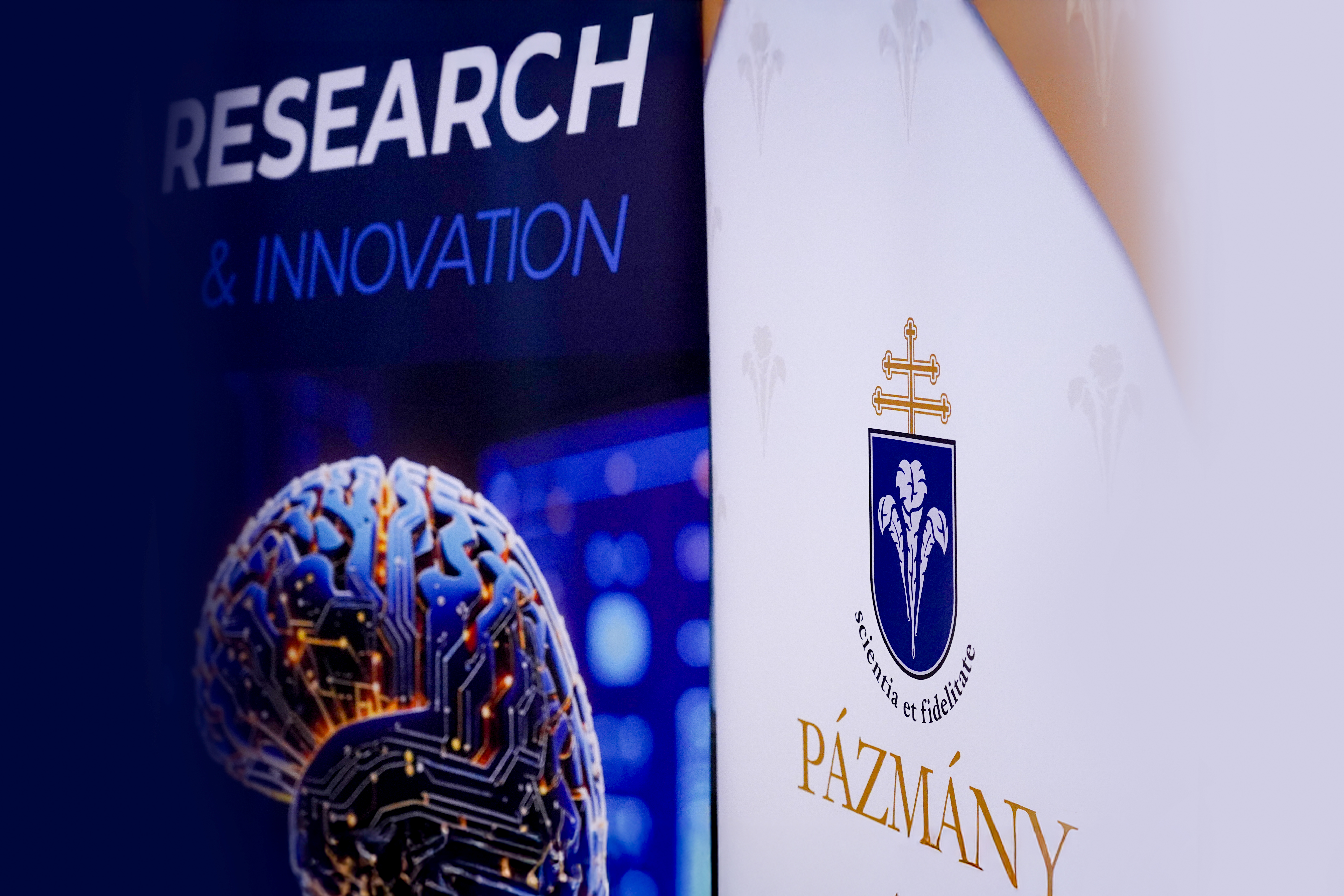 Ember és gép határán – A mesterséges intelligenciáról rendeztek nemzetközi konferenciát a Pázmányon