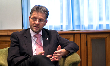 Interjú Botos Máté dékánnal