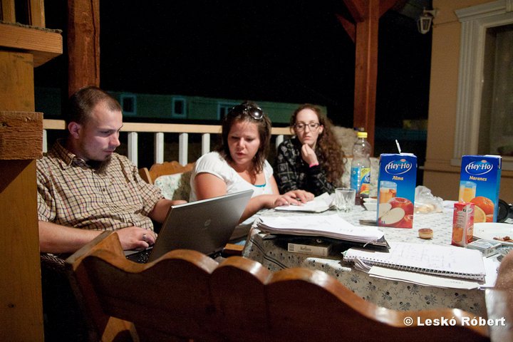 Esti adminisztráció.